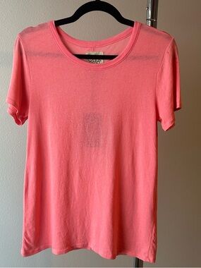 Chaser Size Medium Crewneck Women's Tee Short Sleeve Pinkish Coral NWT
